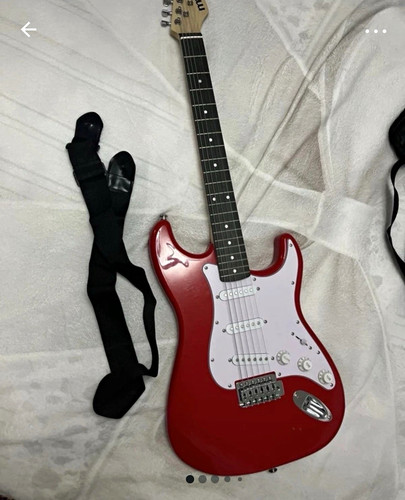 Max stratocaster red - stratocaster, solid