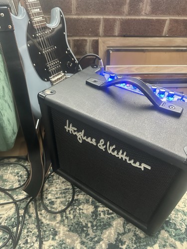 Guitar amplifier hughes and - ,