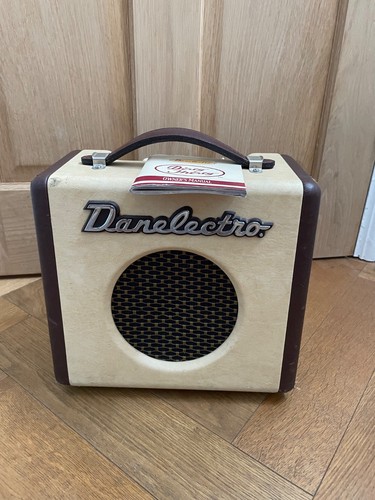 Danelectro dirty thirty