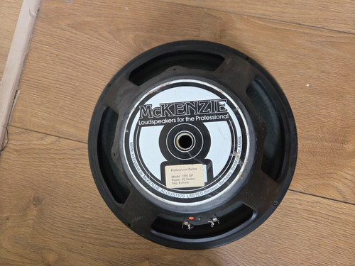 Mckenzie 1270 guitar - guitar, amp