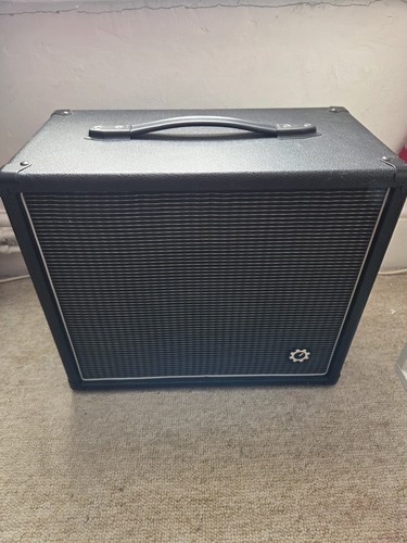 Guitar speaker cabinet - w,