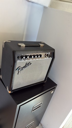 Fender frontman solid - frontman, 5w