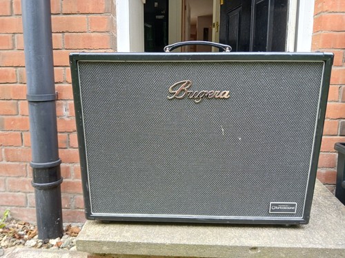 Bugera 2x12 empty guitar - -,