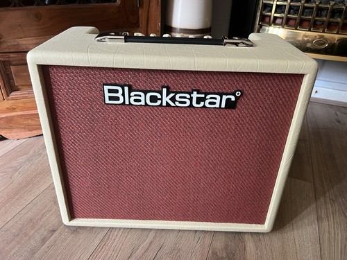 Blackstar debut 30e electric - blackstar,